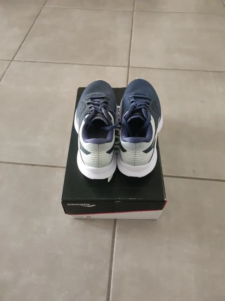 Used Saucony Axon bike — image 3 of 3