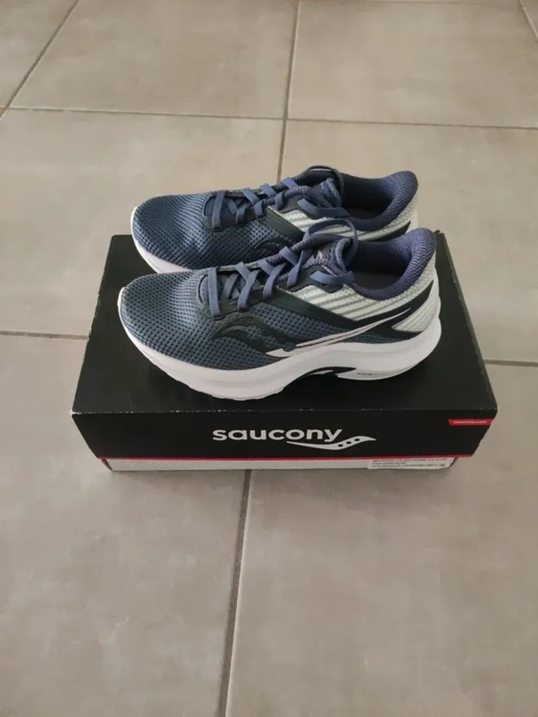 Used Saucony Axon bike — image 2 of 3