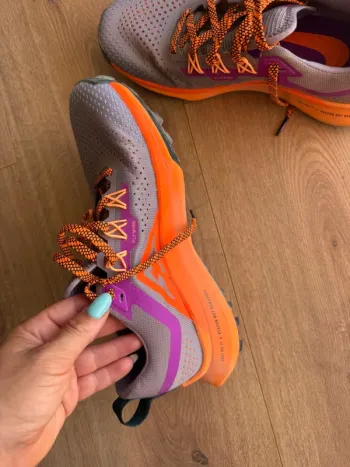 Used Nike trail shoes bike — image 2 of 4