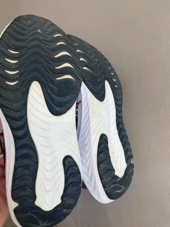 Used Asics Running Shoes bike — image 5 of 6