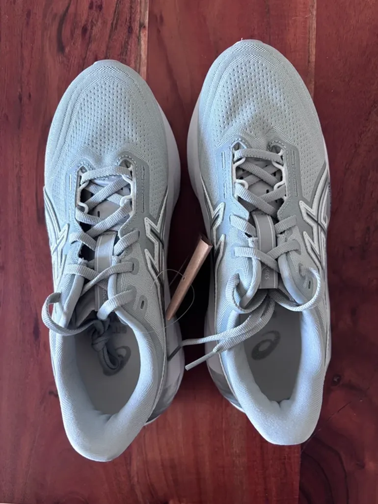 Used Asics Novablast 5 bike — image 2 of 5
