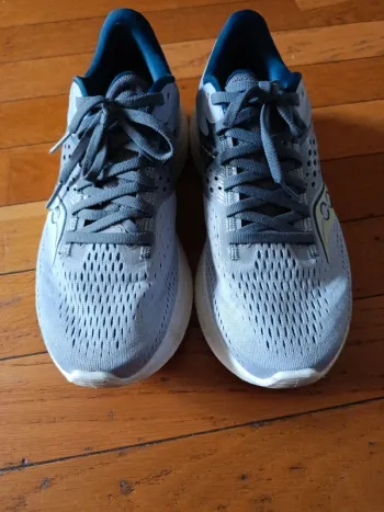 Used Saucony Running Shoes Running Shoes