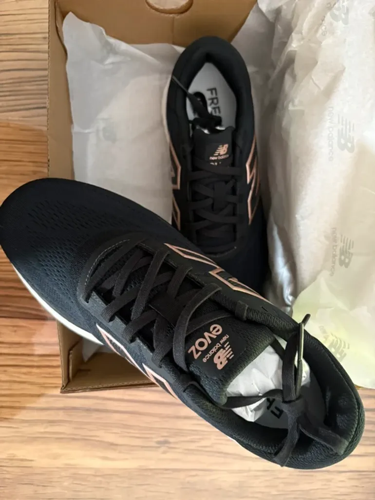 Used New Balance Dames Sportschoen bike — image 2 of 3