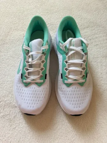 Used White Nike Winflo 10 bike — image 4 of 9