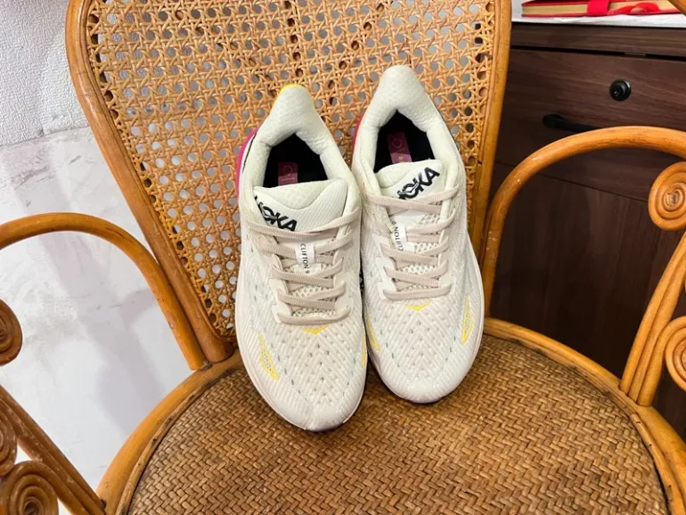 Used Hoka Laufschuhe weiß bike — image 2 of 4