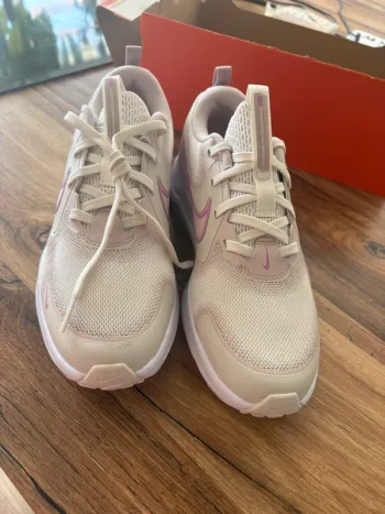 Used Nike Cosmic Runner Running Shoes