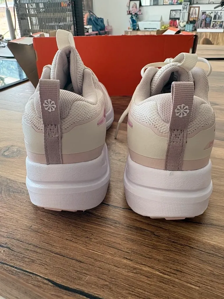 Used Nike Cosmic Runner bike — image 2 of 5
