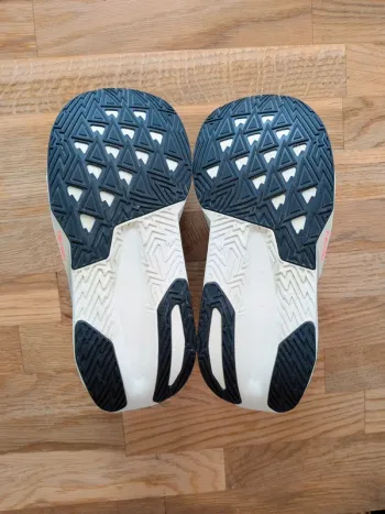 Used New Balance FuelCell Rebel v5 bike — image 3 of 4