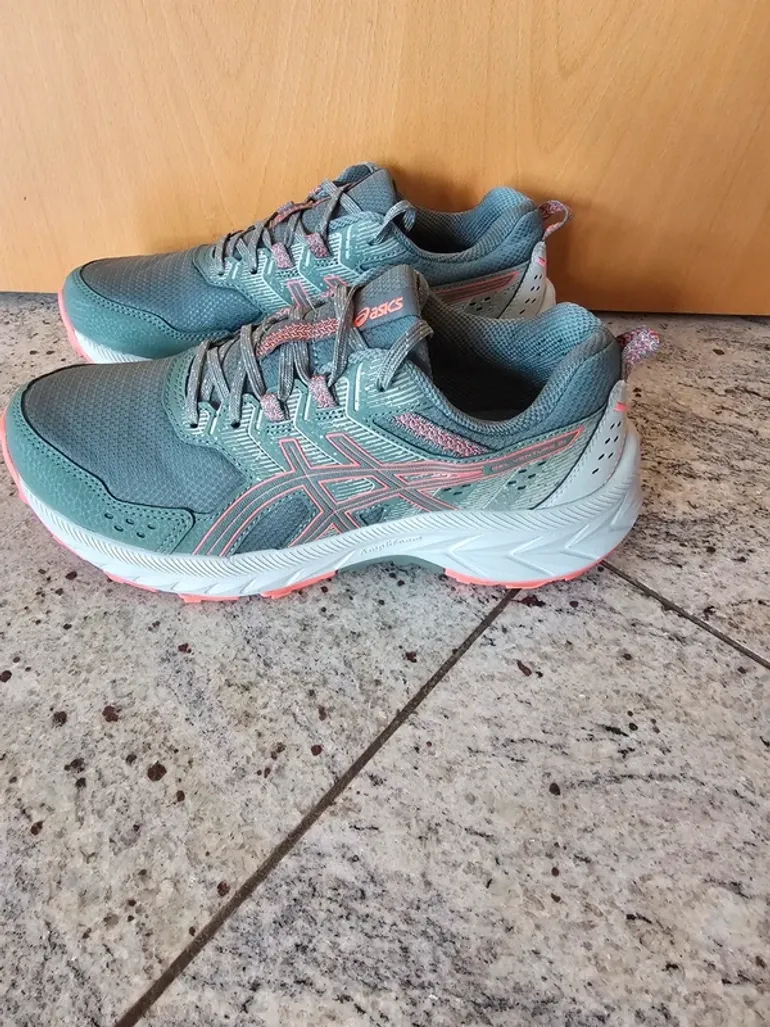 Used Asics Sneaker bike — image 3 of 5
