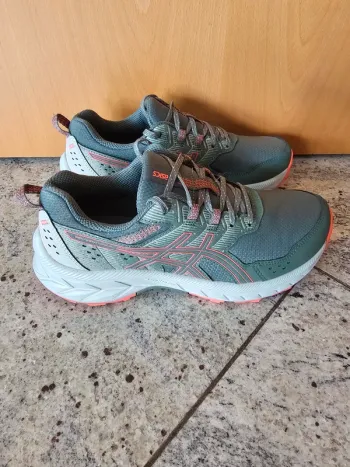Used Asics Sneaker Running Shoes
