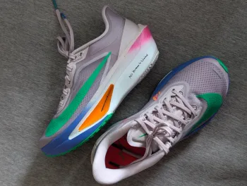 Used Premium Zoom Fly 6 bike — image 3 of 10
