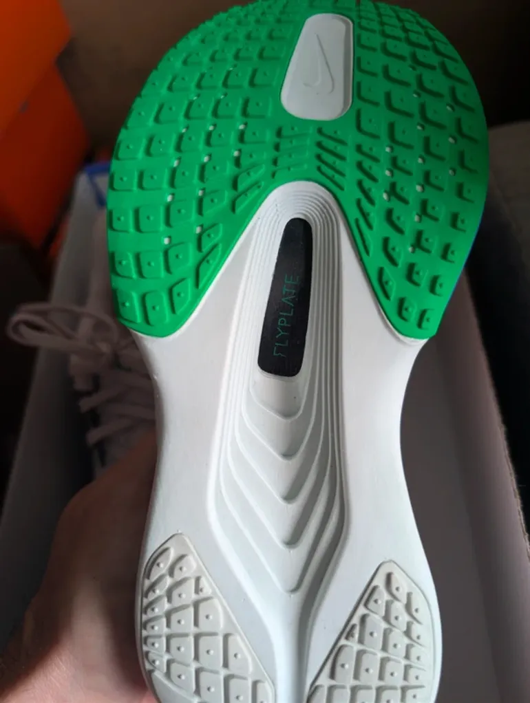 Used Premium Zoom Fly 6 bike — image 5 of 10