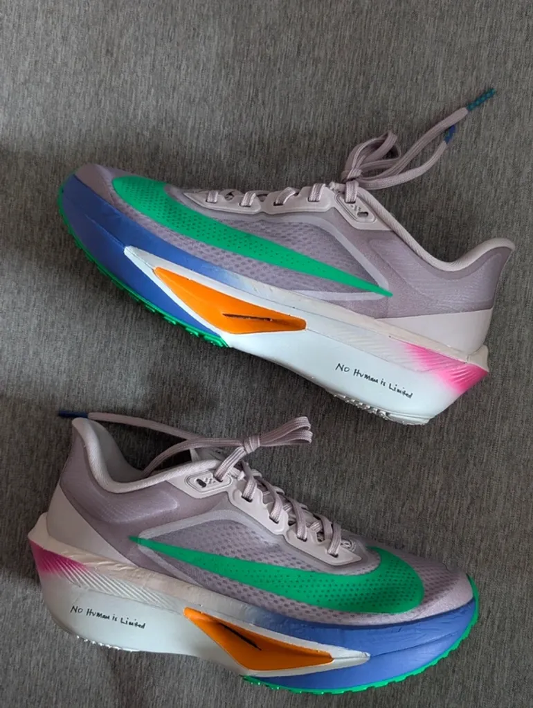 Used Premium Zoom Fly 6 bike — image 2 of 10