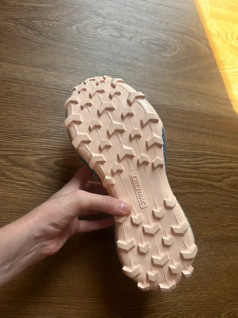 Used Saucony Running Shoes bike — image 2 of 4