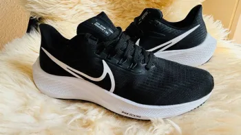 Used Pegasus Air Zoom 39 Running Shoes