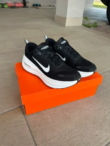 Used Nike Vomero Plus Running Shoes