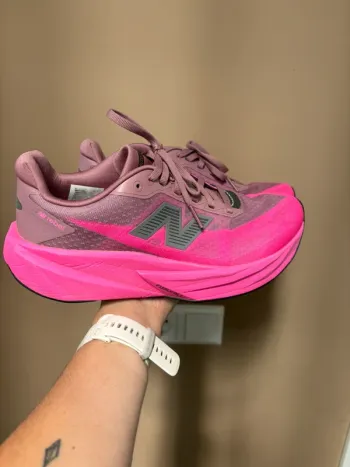 Used New Balance Fuelcell Rebel V5 bike — image 2 of 7