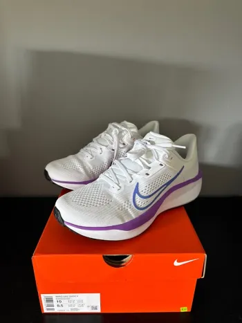 Used Nike Quest 6 Running Shoes