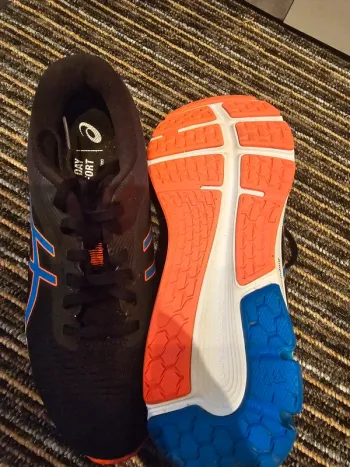 Used Asics Schuhe Running Shoes