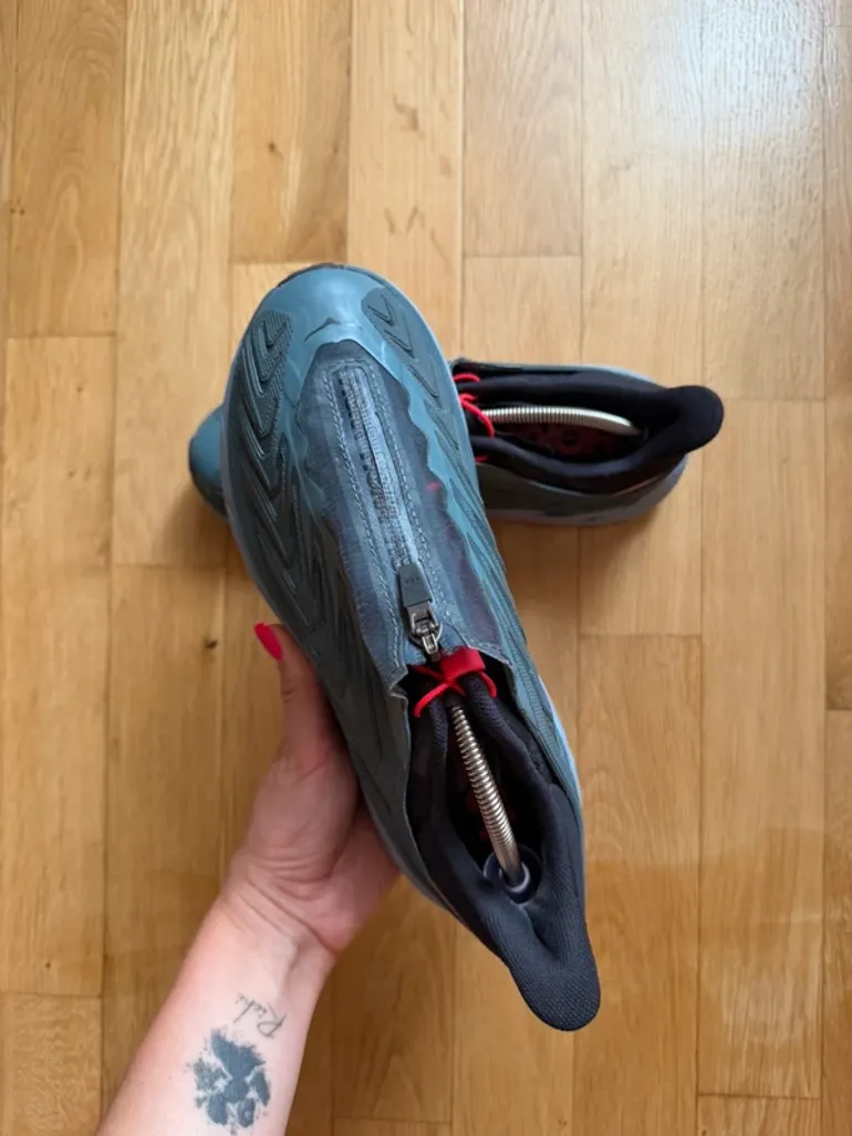 Used Hoka Project Clifton bike — image 2 of 15