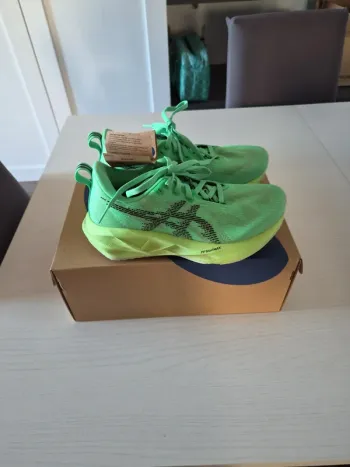 Brugt Asics Novablast 5 Running Shoes