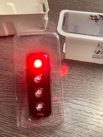 Brugt Knog Phare arrière Knog Blinder usb rechargeable bike — billede 4 af 4