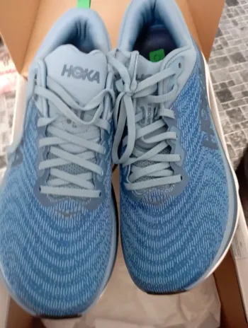 Hoka Running Shoes bike d'occasion — image 9 sur 9