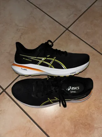 Gebrauchtes Asics Gel Roadmiles 3 Running Shoes
