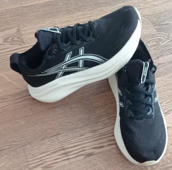 Asics Gel Nimbus 27 bike d'occasion — image 4 sur 10