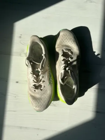 Used Hoka Mach 6 Running Shoes