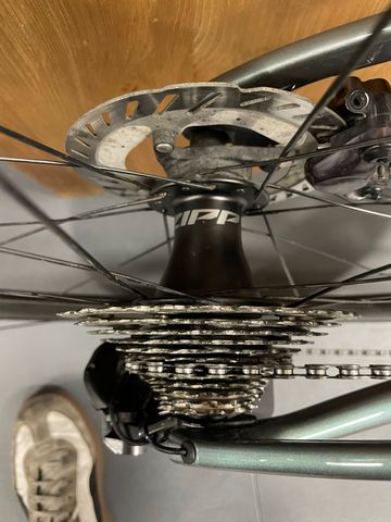 Käytetty Zipp 404 Firecrest Disc 2024 bike — kuva 4 / 7
