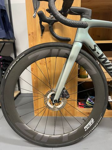 Käytetty Zipp 404 Firecrest Disc 2024 bike — kuva 7 / 7