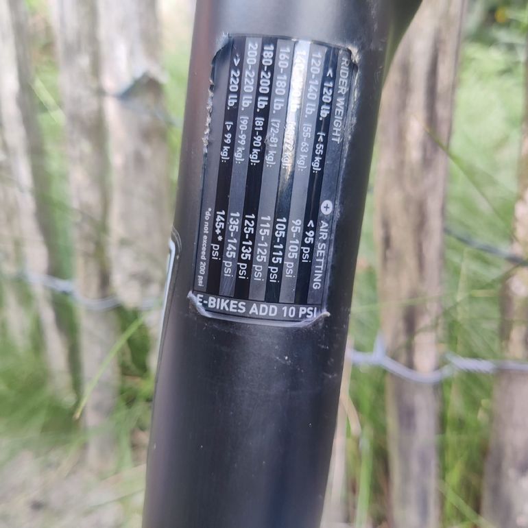 Brugt RockShox Boxxer Ultimate 2023 bike — billede 4 af 10