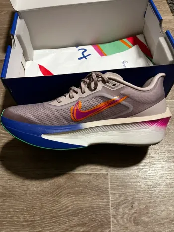 Używany Nike Zoom Fly 6 Eliud Kipchoge bike — zdjęcie 2 z 6