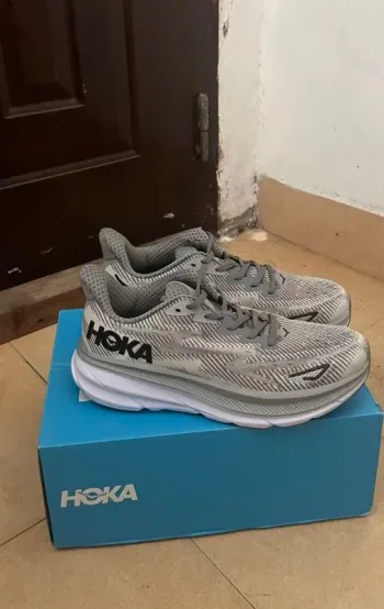 Hoka Running Shoes Size 44 Running Shoes d'occasion