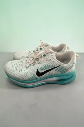 Używany Nike Vomero 18 Running Shoes