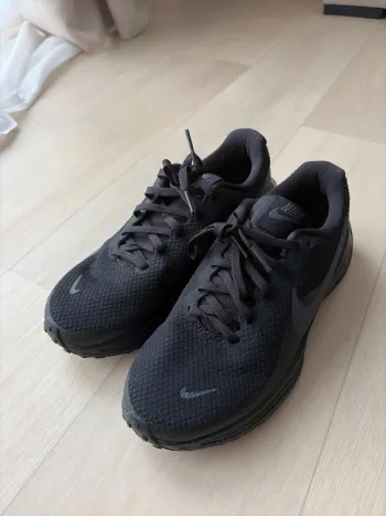Używany Nike Revolution 8 bike — zdjęcie 2 z 5
