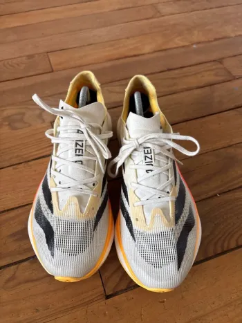 Used Adidas Takumi Sen 10 Running Shoes