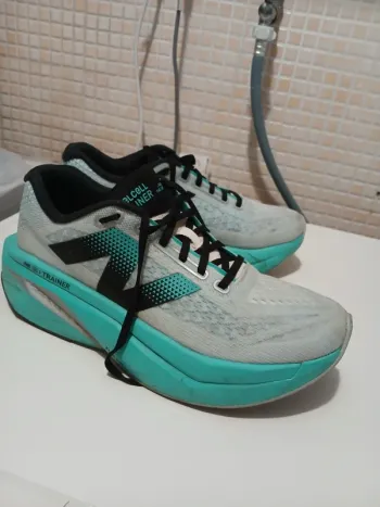 Použité New Balance FuelCell SC Trainer Running Shoes