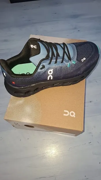 Brugt On Running Cloudtilt Running Shoes