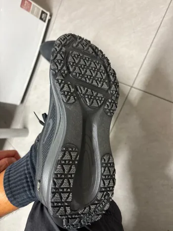 Brugt Nike Vomero 18 Gore-tex bike — billede 2 af 3