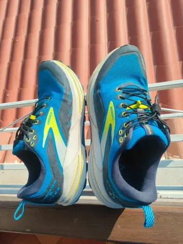 Gebrauchtes Brooks Cascadia 16 Running Shoes