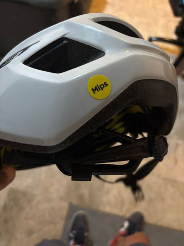 Używany MET Vinci MIPS Helmet 2025 bike — zdjęcie 4 z 4