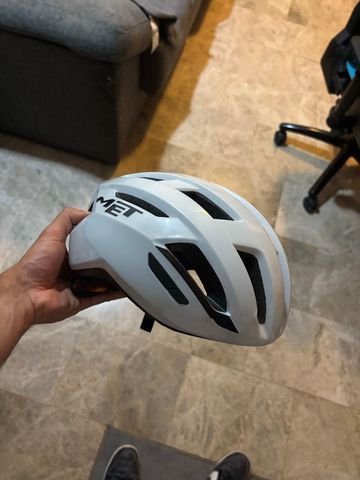 Używany MET Vinci MIPS Helmet 2025 bike — zdjęcie 3 z 4