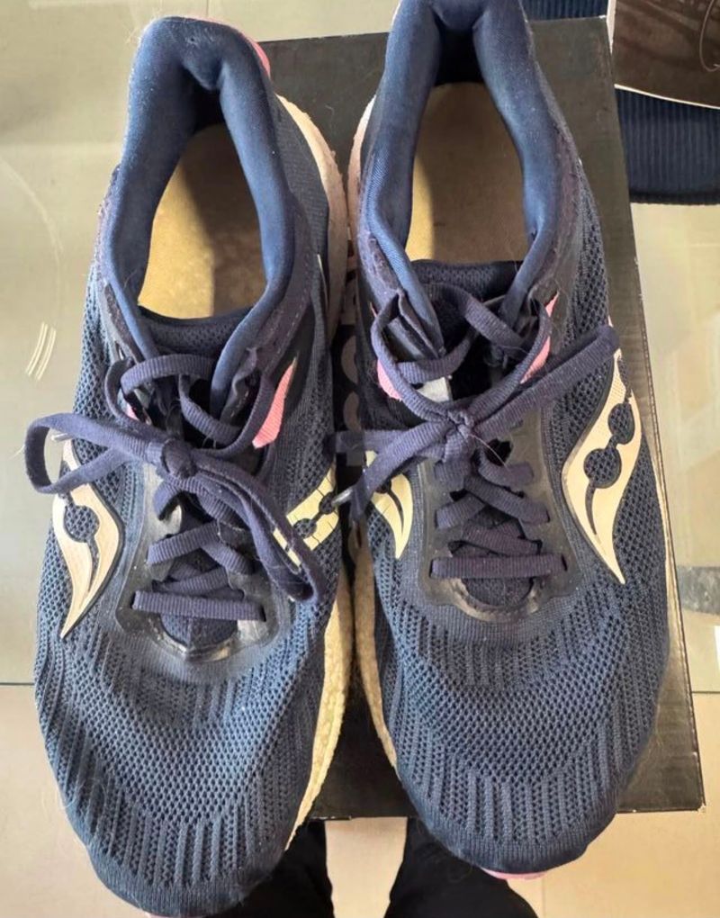 Brugt Saucony Triumph 21 Running Shoes