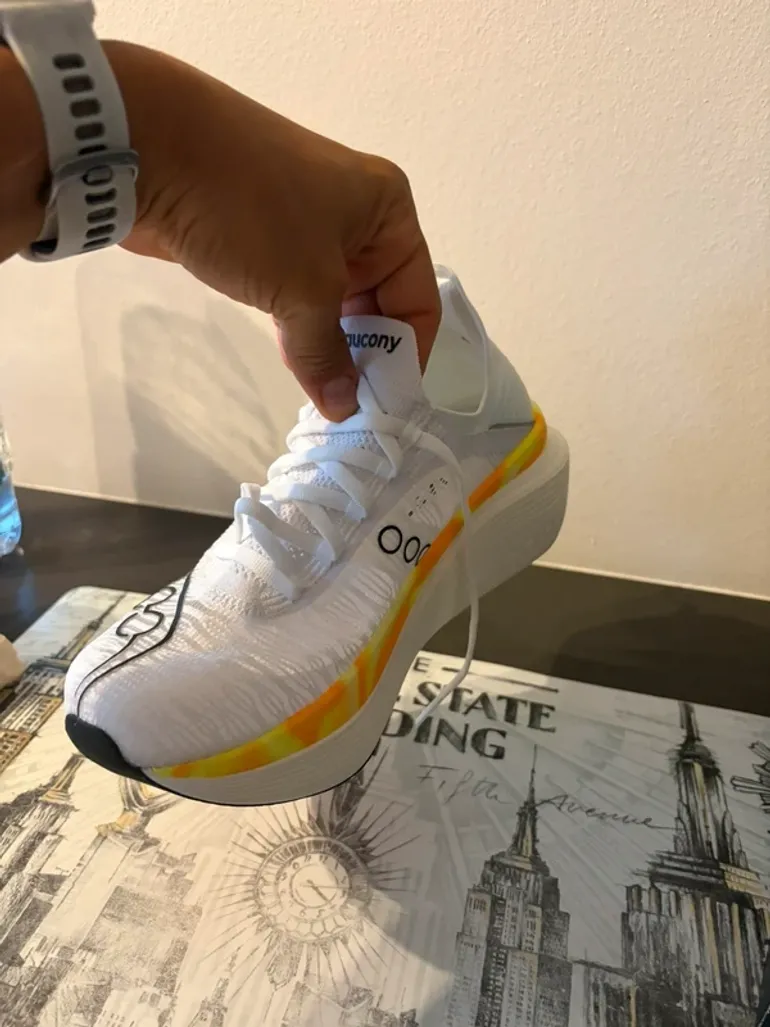 Saucony Endorphin Elite 2 bike usato — immagine 3 di 4