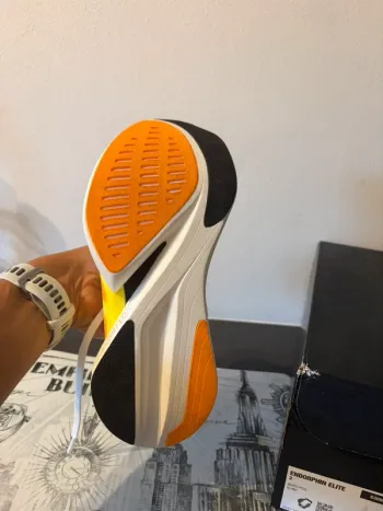 Saucony Endorphin Elite 2 bike usato — immagine 2 di 4