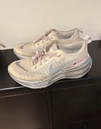 Nike Running Shoes bike usato — immagine 2 di 7