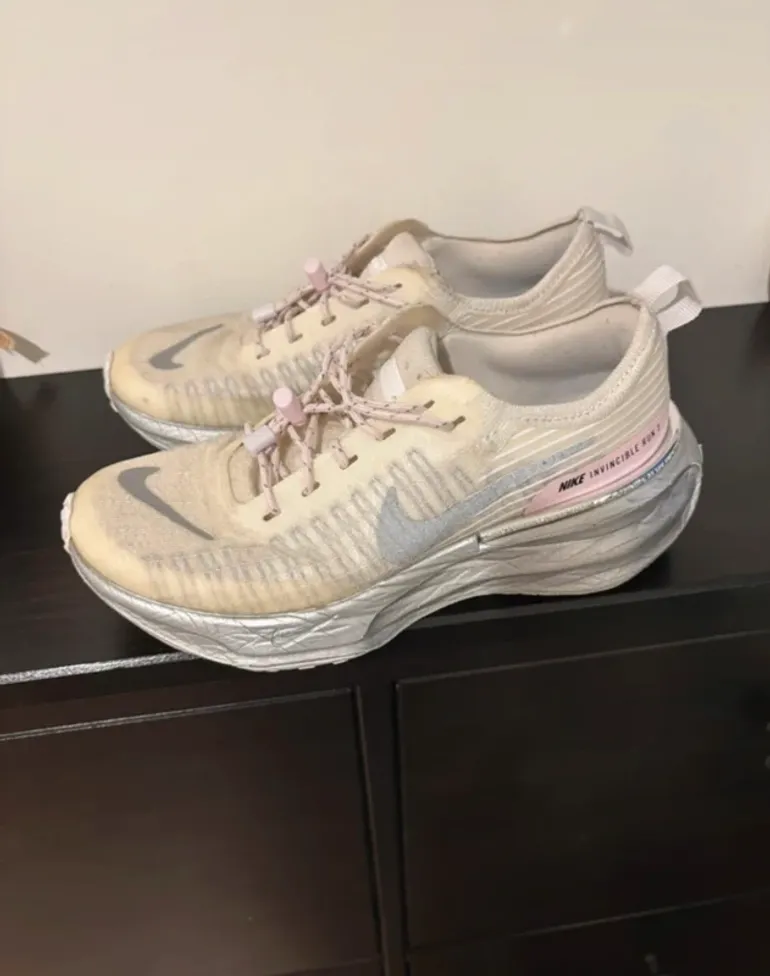 Nike Running Shoes bike usato — immagine 2 di 7