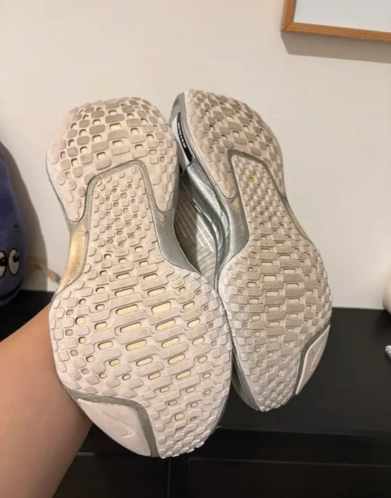 Nike Running Shoes bike usato — immagine 3 di 7